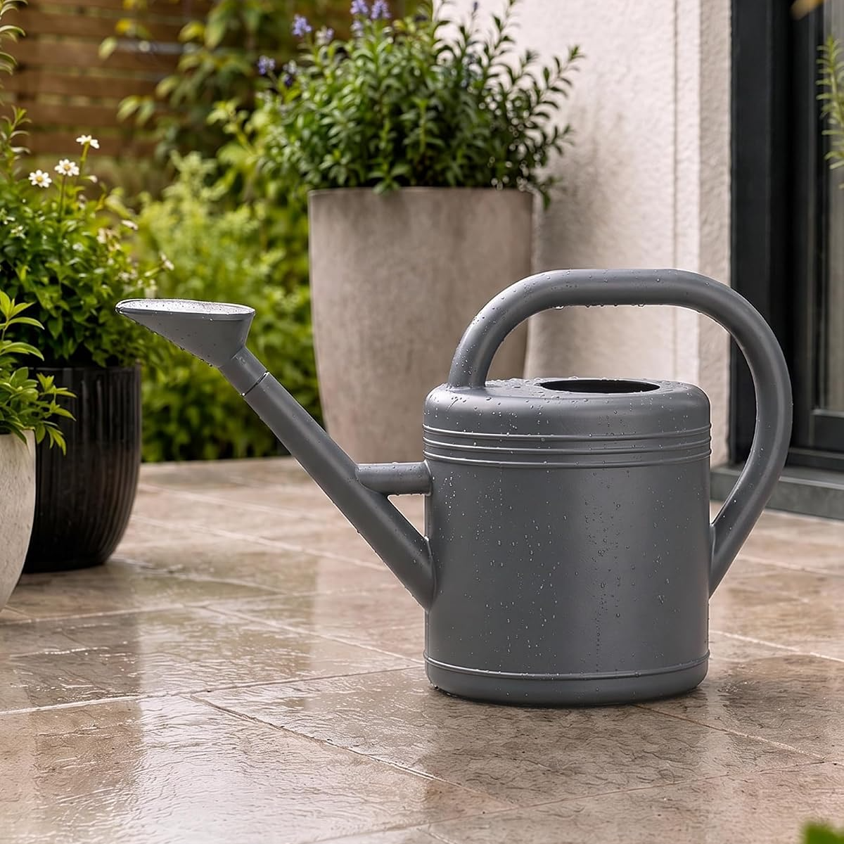 Regador de 3,8 L com bico amovível e sistema antigotejamento – Cinzento