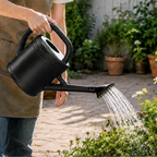 Regador de 3,8 L com bico amovível e sistema antigotejamento – Preto