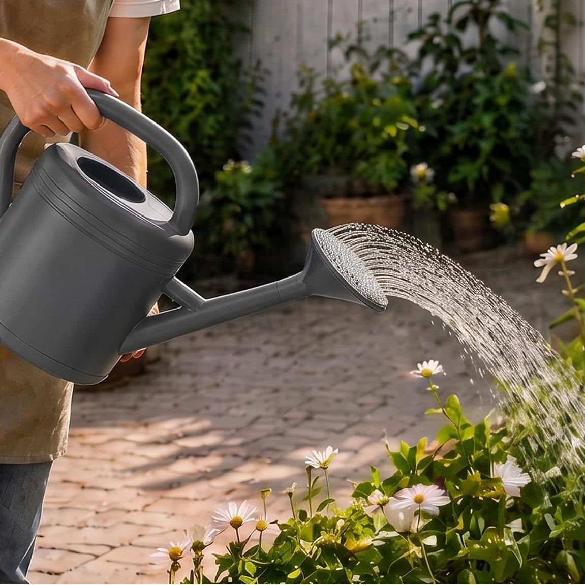Regador de 3,8 L com bico amovível e sistema antigotejamento – Cinzento